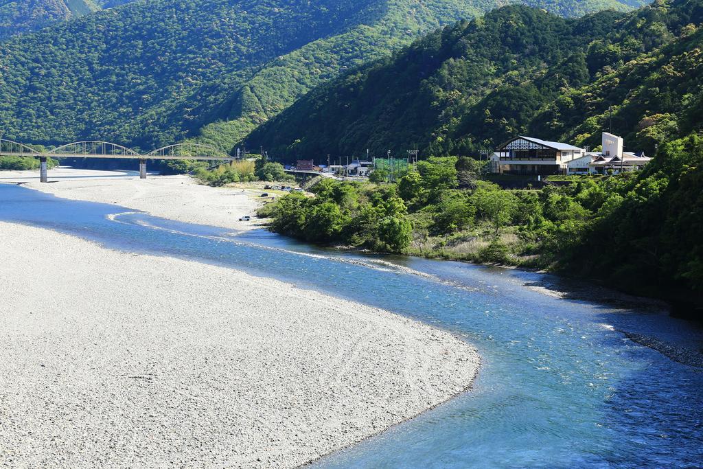 Iruka Onsen Hotel Seiryuusou Kumano Buitenkant foto